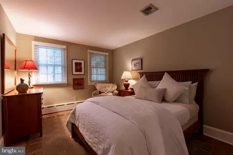 Bedroom - 410 Heatherwood Ln, Devon, PA 19333 photo 3 of 4