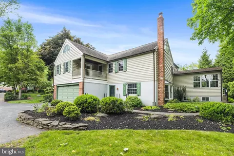 Exterior - 410 Heatherwood Ln, Devon, PA 19333 photo 4 of 8