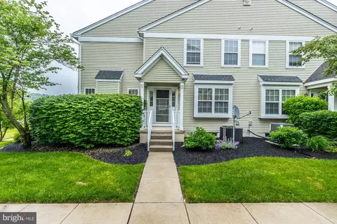 65 Granite Ln #1, Chester Springs, PA 19425