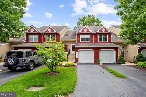 207 Fairfield Ct #207, West Chester, PA 19382