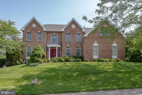 627 Olympia Hills Cir, Berwyn, PA 19312