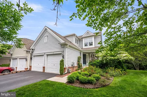 41 Musket Ct, West Chester, PA 19382