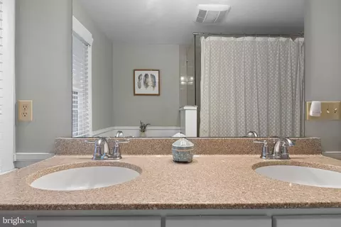 Bath - 420 Saunders Dr, Wayne, PA 19087 photo 4 of 4