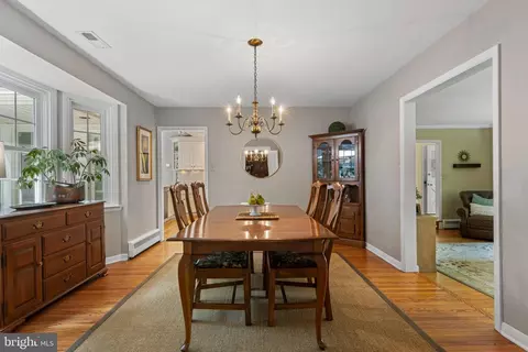Dining - 420 Saunders Dr, Wayne, PA 19087 photo 5 of 7