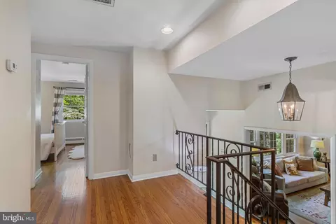 Entry Way - 420 Saunders Dr, Wayne, PA 19087 photo 5 of 9