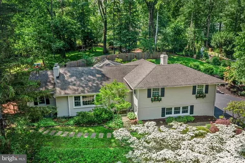 Exterior - 420 Saunders Dr, Wayne, PA 19087 photo 2 of 26