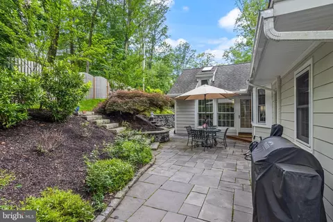 Exterior - 420 Saunders Dr, Wayne, PA 19087 photo 9 of 26