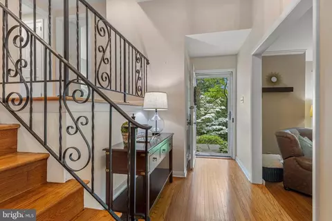 Entry Way - 420 Saunders Dr, Wayne, PA 19087 photo 1 of 9