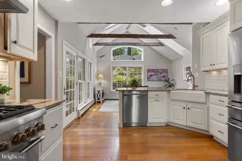 Kitchen - 420 Saunders Dr, Wayne, PA 19087 photo 1 of 5
