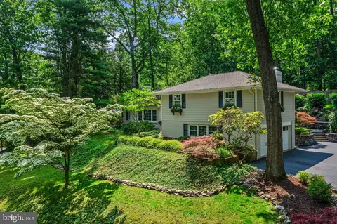 Exterior - 420 Saunders Dr, Wayne, PA 19087 photo 22 of 26