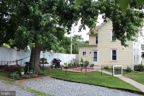 Exterior - 301 E 3rd St, Avondale, PA 19311 photo 4 of 7