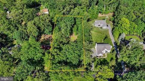 View/Area - 586 Berwyn Baptist Rd, Devon, PA 19333 photo 1 of 1