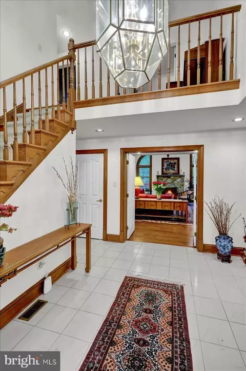 Entry Way - 586 Berwyn Baptist Rd, Devon, PA 19333 photo 2 of 7