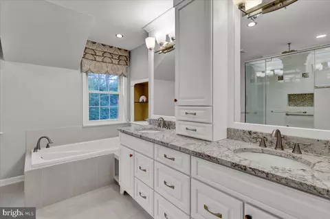 Bath - 586 Berwyn Baptist Rd, Devon, PA 19333 photo 3 of 5