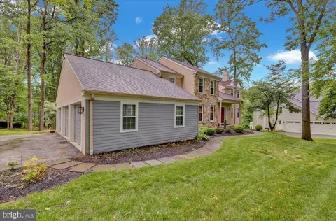 Exterior - 586 Berwyn Baptist Rd, Devon, PA 19333 photo 3 of 12