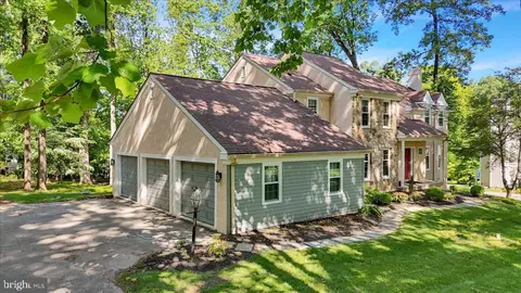 Exterior - 586 Berwyn Baptist Rd, Devon, PA 19333 photo 4 of 12