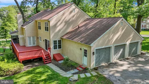 Exterior - 586 Berwyn Baptist Rd, Devon, PA 19333 photo 7 of 12