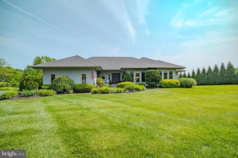 105 Mill Top Dr, Kennett Square, PA 19348