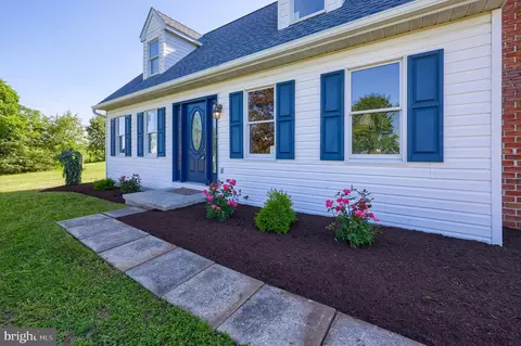 325 Grandview Cir, Honey Brook, PA 19344