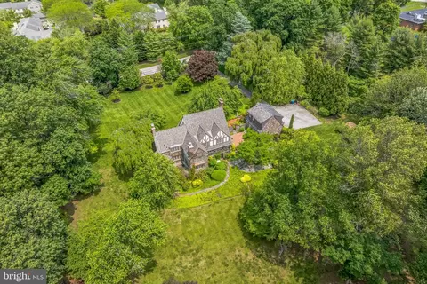 328 Sugartown Rd, Devon, PA 19333 photo 13