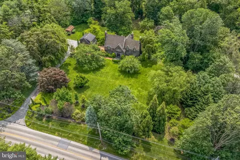 328 Sugartown Rd, Devon, PA 19333 photo 9