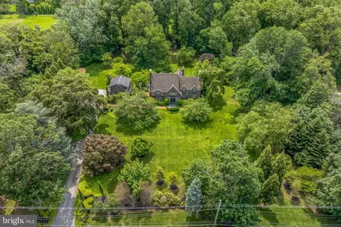 328 Sugartown Rd, Devon, PA 19333 photo 10
