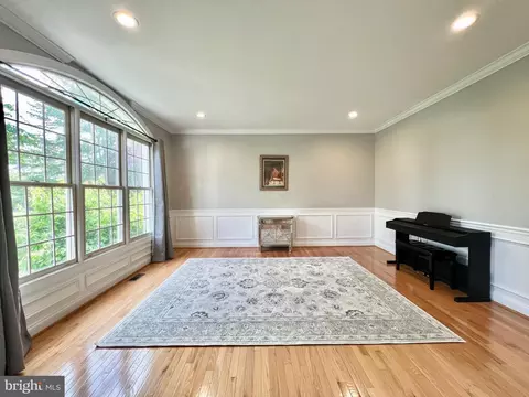 Living - 8 Corbin Dr, Exton, PA 19341 photo 4 of 13