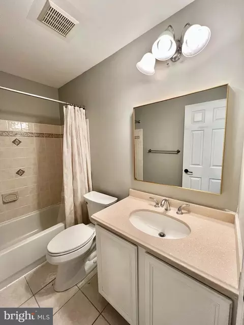 Bath - 8 Corbin Dr, Exton, PA 19341 photo 7 of 9