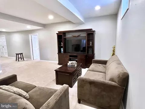 Living - 8 Corbin Dr, Exton, PA 19341 photo 12 of 13