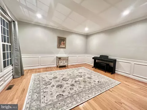 Living - 8 Corbin Dr, Exton, PA 19341 photo 2 of 13