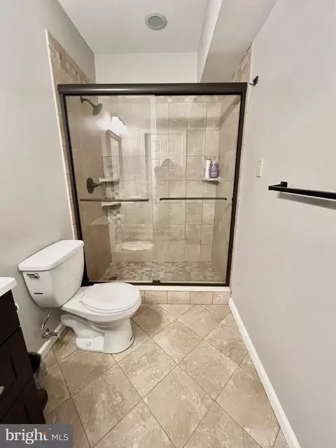 Bath - 8 Corbin Dr, Exton, PA 19341 photo 8 of 9