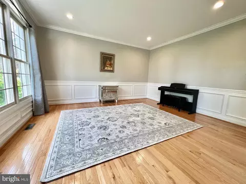 Living - 8 Corbin Dr, Exton, PA 19341 photo 3 of 13