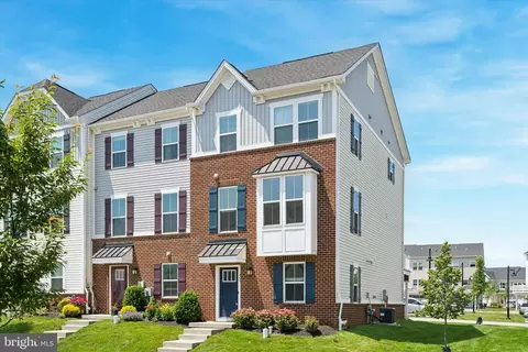 609 Holywell Dr, Malvern, PA 19355