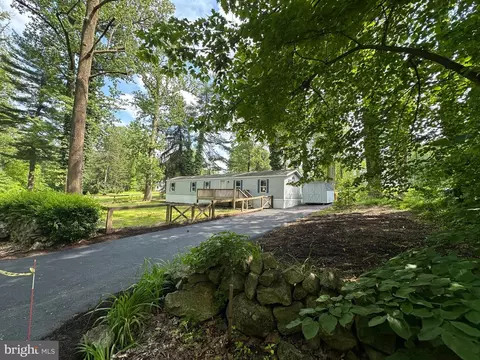 98 New Rd, Elverson, PA 19520