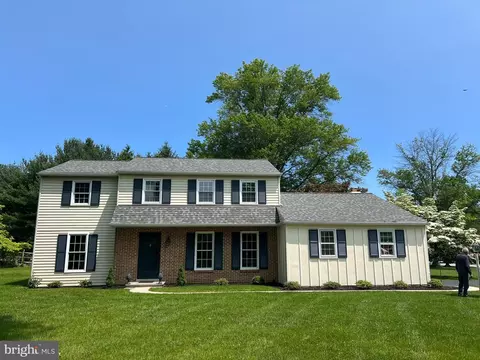 7 Foxcroft Dr, Downingtown, PA 19335