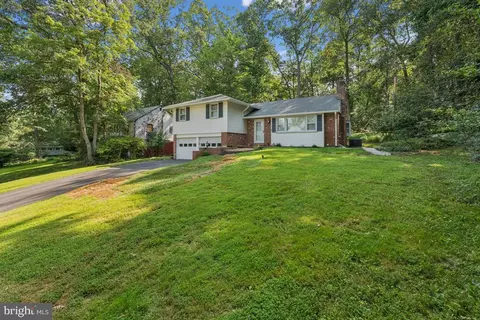 Exterior - 551 Barton Ln, Wayne, PA 19087 photo 2 of 5