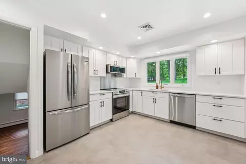 Kitchen - 551 Barton Ln, Wayne, PA 19087 photo 1 of 2
