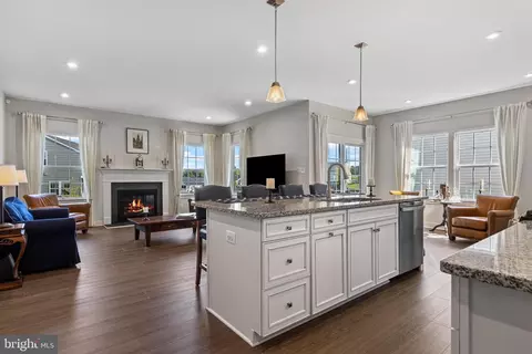 166 Hood Farm Dr, West Grove, PA 19390