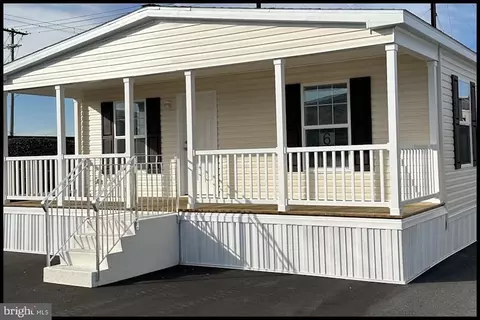 7 Center Dr, Nottingham, PA 19362