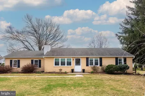 50 Meetinghouse Ln, Coatesville, PA 19320