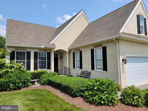339 Carlisle Dr, Avondale, PA 19311