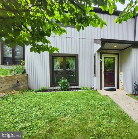9 Wyndham Ct, Downingtown, PA 19335