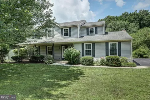 107 Scotts Glen Rd, Lincoln University, PA 19352