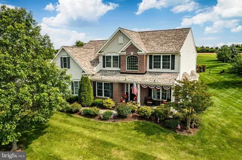 100 Clover Hill Ln, Spring City, PA 19475