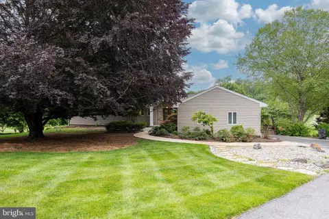 1004 General Stevens Dr, West Chester, PA 19382
