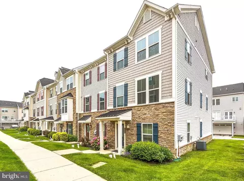 514 Sapphire Dr, Malvern, PA 19355