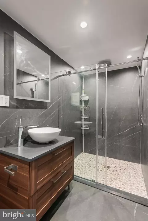 Bath - 654 Limehouse Rd, Wayne, PA 19087 photo 7 of 10