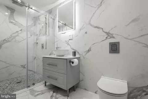 Bath - 654 Limehouse Rd, Wayne, PA 19087 photo 9 of 10