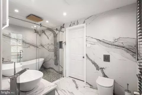 Bath - 654 Limehouse Rd, Wayne, PA 19087 photo 4 of 10