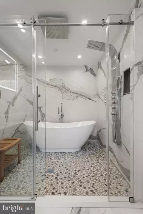 Bath - 654 Limehouse Rd, Wayne, PA 19087 photo 3 of 10
